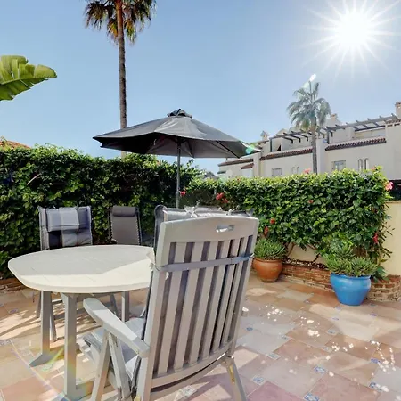 Сasa de vacaciones Luxury Modern Beachfront 3 Bed Gated Community Townhouse With Pool, Sun Terrace, Sea Views Close To Amenities *