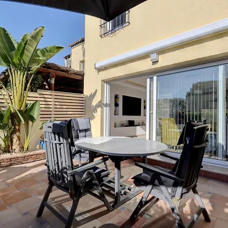 Сasa de vacaciones Luxury Modern Beachfront 3 Bed Gated Community Townhouse With Pool, Sun Terrace, Sea Views Close To Amenities *